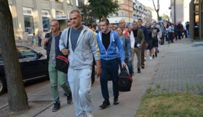 Dragūnų batalione tarnybą pradeda pirmieji nuolatinės privalomosios pradinės karo tarnybos kariai