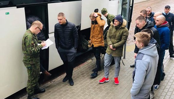 Šauktiniai išvyksta atlikti nuolatinę privalomąją pradinę karo tarnybą - 3