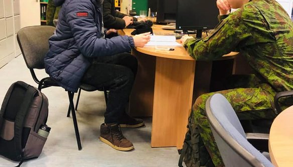Šauktiniai išvyksta atlikti nuolatinę privalomąją pradinę karo tarnybą - 1