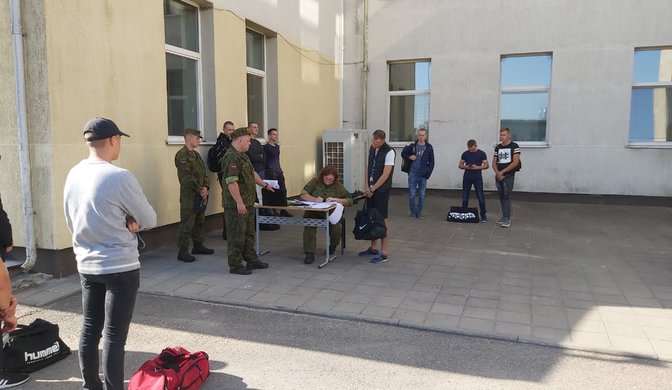 Karinėse oro pajėgose tarnybą pradeda beveik 220 NPPKT karių!