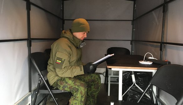 Lietuvos kariuomenėje taikomos viruso plitimo prevencijos priemonės, kariai padeda civilinėms... - 2