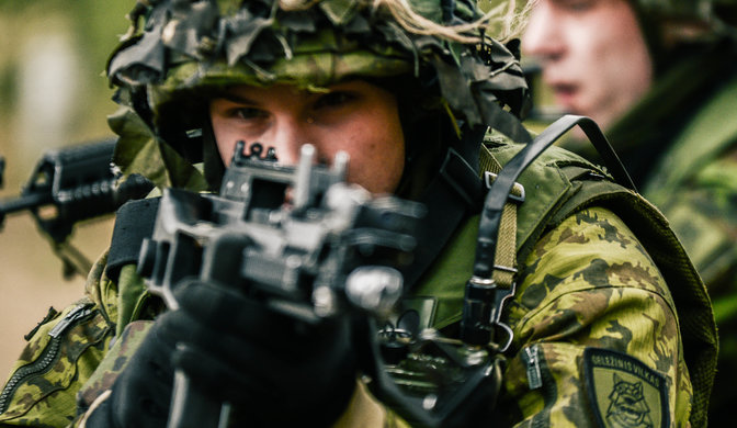 Gerėjant situacijai dėl pandemijos kariuomenėje mažėja apribojimų tarnybai ir pratyboms 