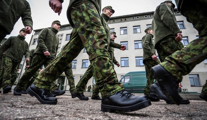 Lietuvos kariuomenėje tarnyba pradeda daugiau kaip 650 jaunuolių