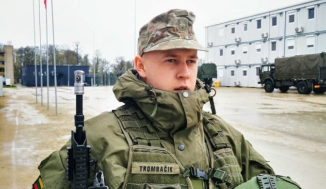 Lietuvos kariuomenės jaunojo artileristo tarnyba: linksmi tarnybos epizodai ir savęs įveikimas