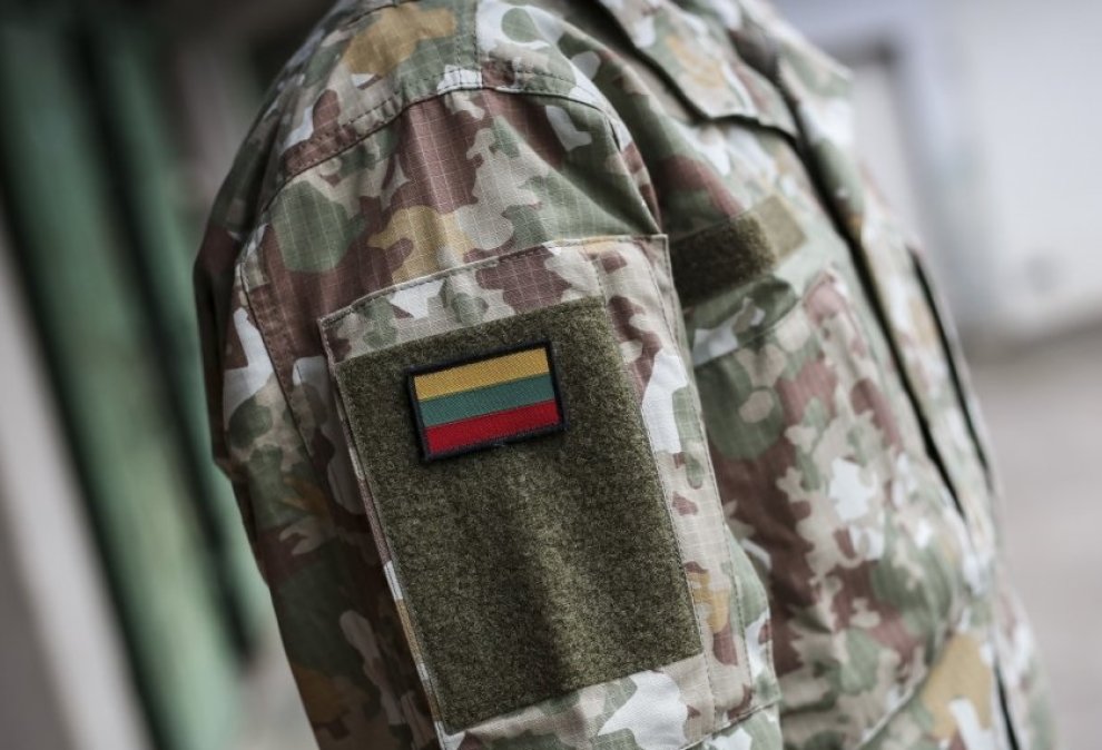 Kariuomenės veidas keičiasi: savanoriškai tarnybą atlikti siekiančių jaunuolių skaičius auga...