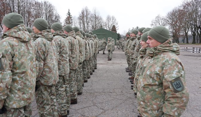 Komendantinių karių kursą jau baigė virš 1400 Lietuvos piliečių