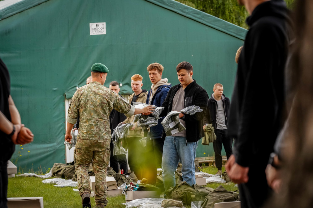 400 jaunuolių žengė pirmąjį žingsnį į karinę tarnybą